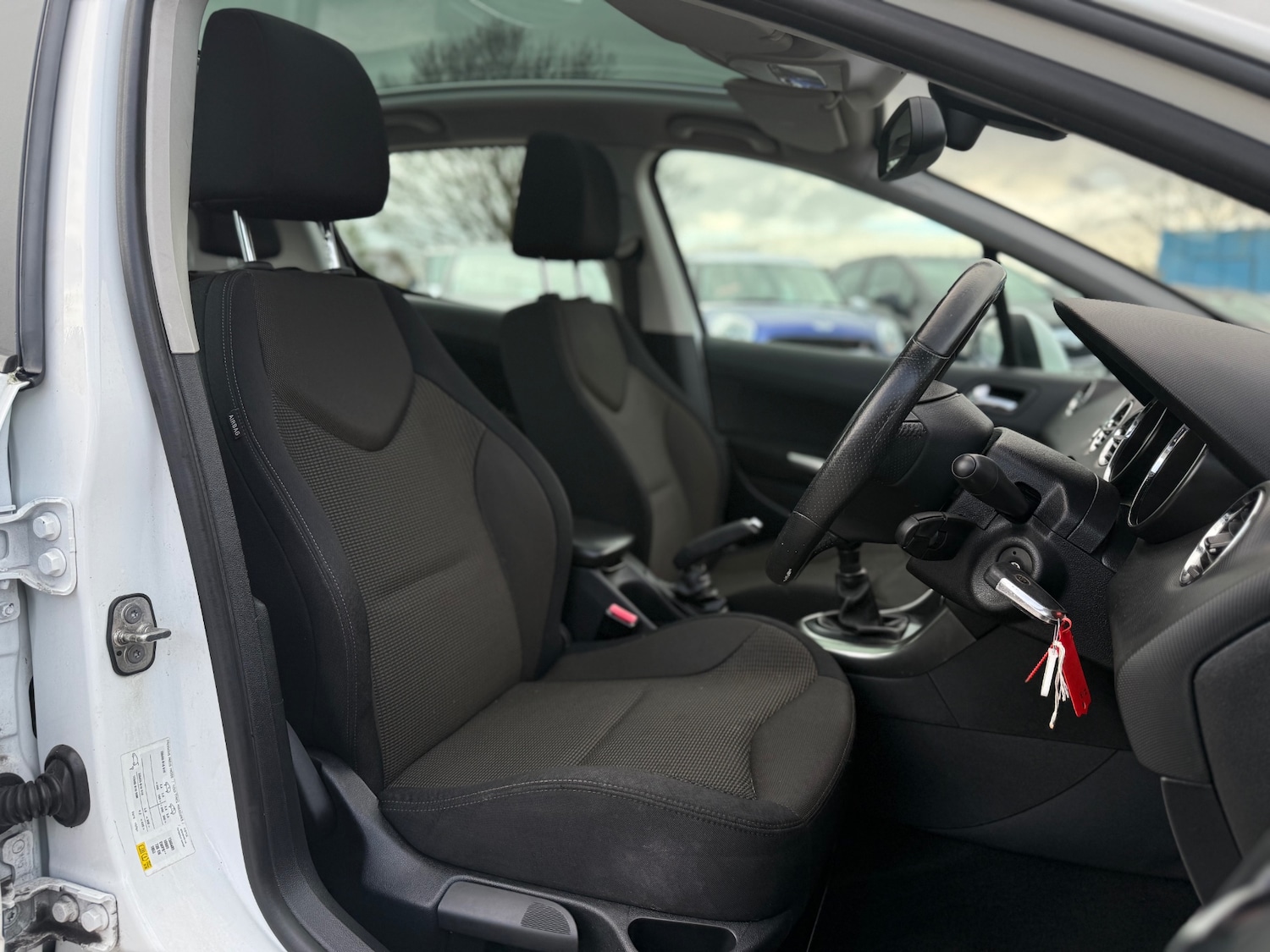 Used Peugeot 308 2013 for sale - 77731154: Photo 13