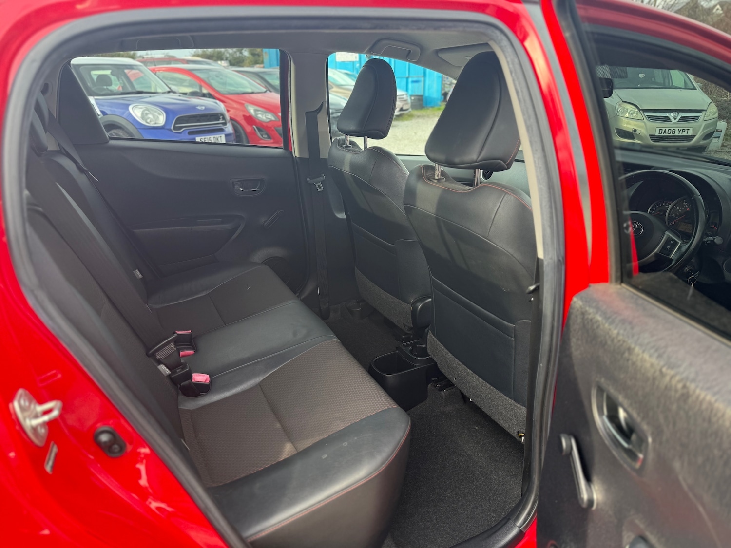 Used Toyota Yaris 2011 for sale - 77636258: Photo 45