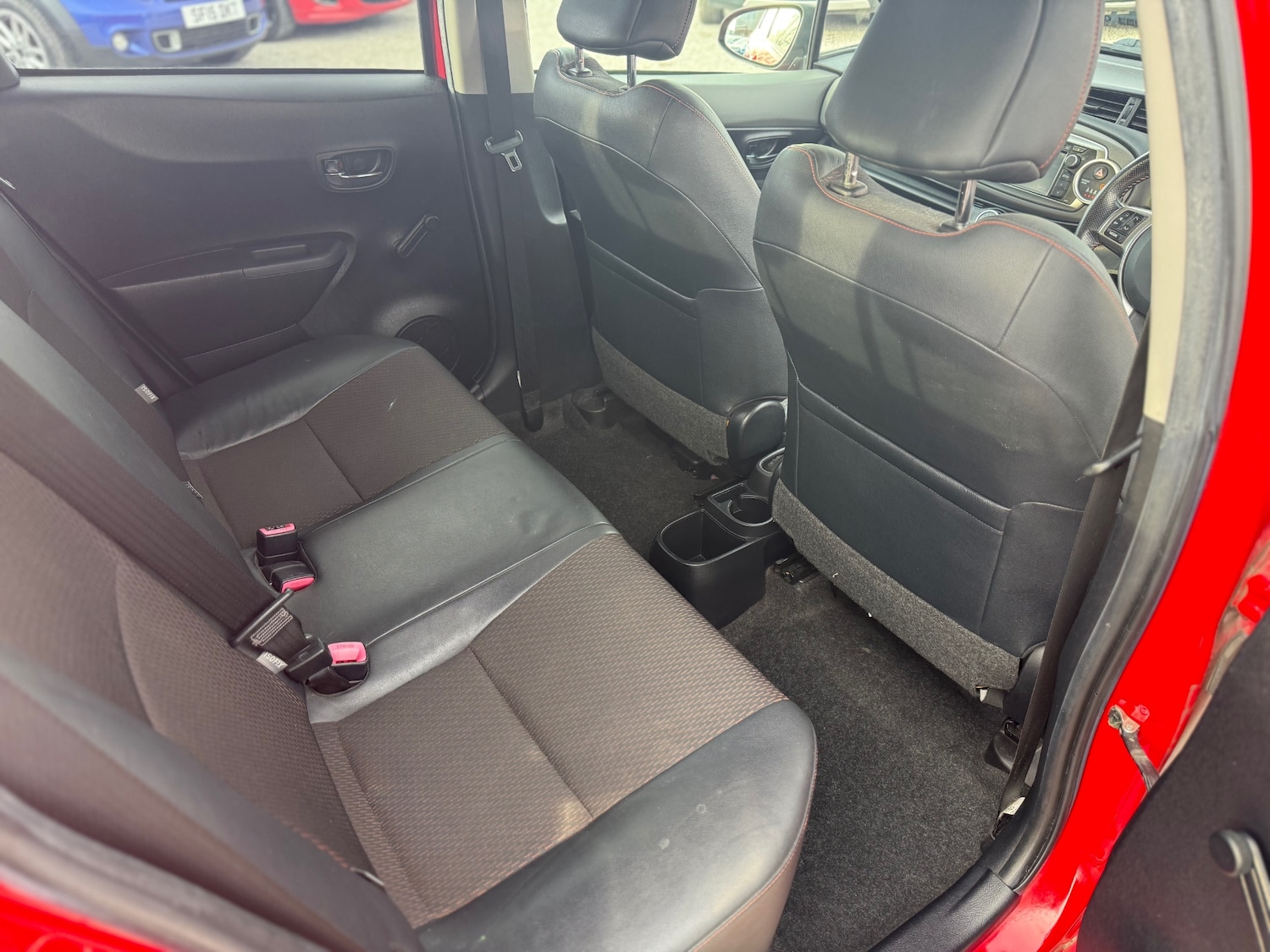 Used Toyota Yaris 2011 for sale - 77636258: Photo 46