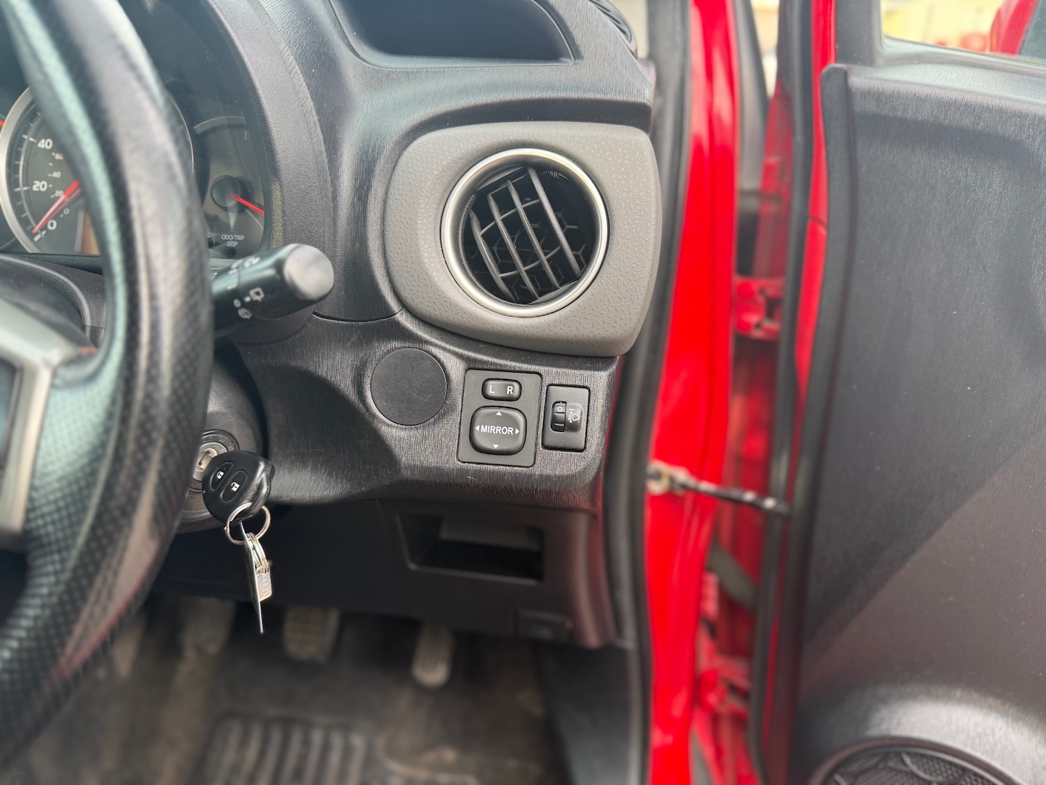 Used Toyota Yaris 2011 for sale - 77636258: Photo 49