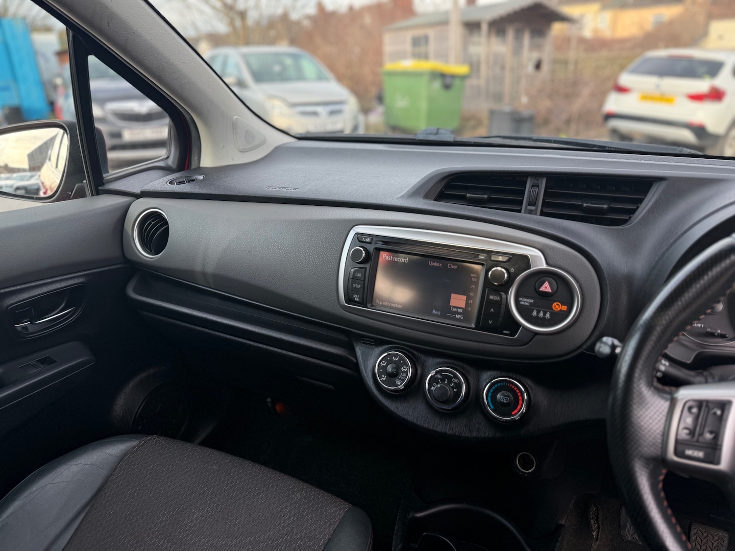 Used Toyota Yaris 2011 for sale - 77636258: Photo 50