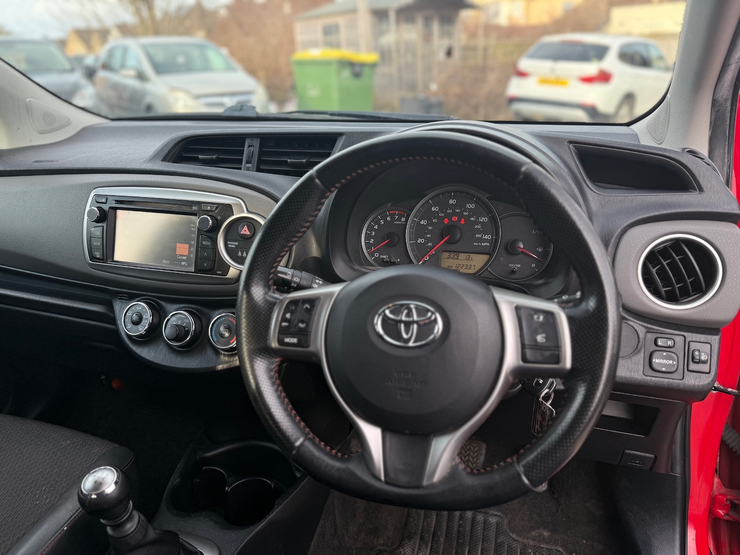 Used Toyota Yaris 2011 for sale - 77636258: Photo 51