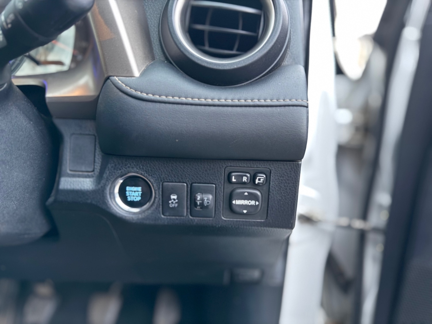 Used Toyota RAV4 2014 for sale - 77079282: Photo 43