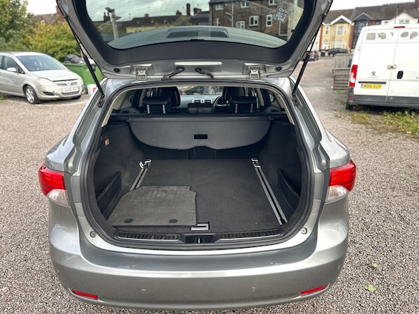 Used Toyota Avensis 2012 for sale - 76171815: Photo 14