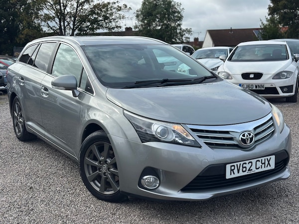 Used Toyota Avensis 2012 for sale - 76171815: Photo 2