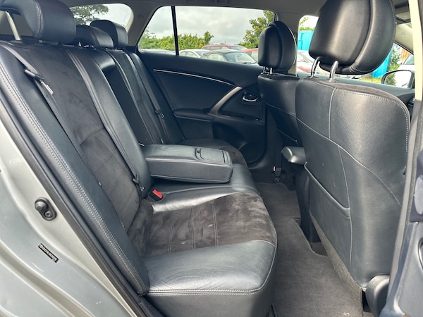 Used Toyota Avensis 2012 for sale - 76171815: Photo 45