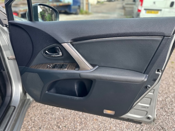 Used Toyota Avensis 2012 for sale - 76171815: Photo 46