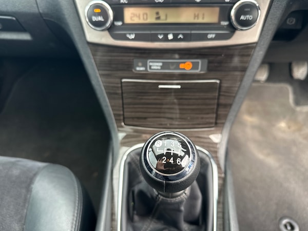 Used Toyota Avensis 2012 for sale - 76171815: Photo 52