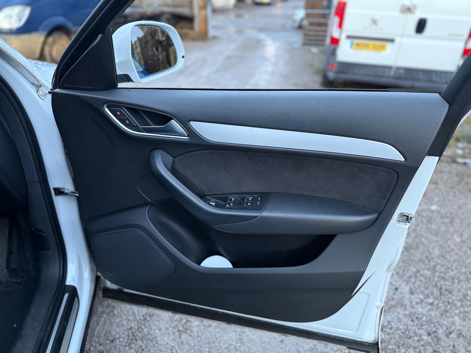 Used Audi Q3 2014 for sale - 77128796: Photo 30