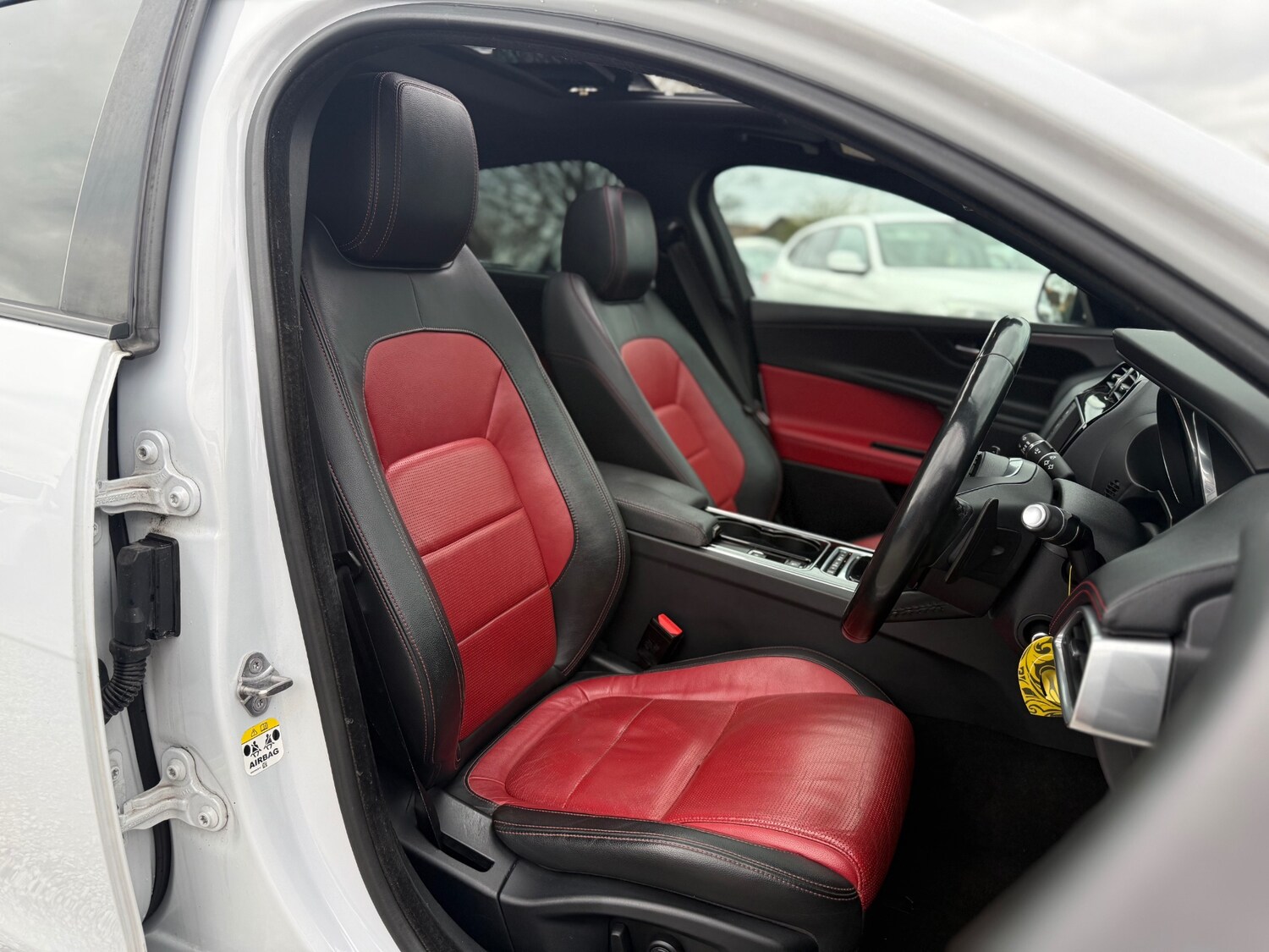 Used Jaguar XE 2015 for sale - 78141630: Photo 15