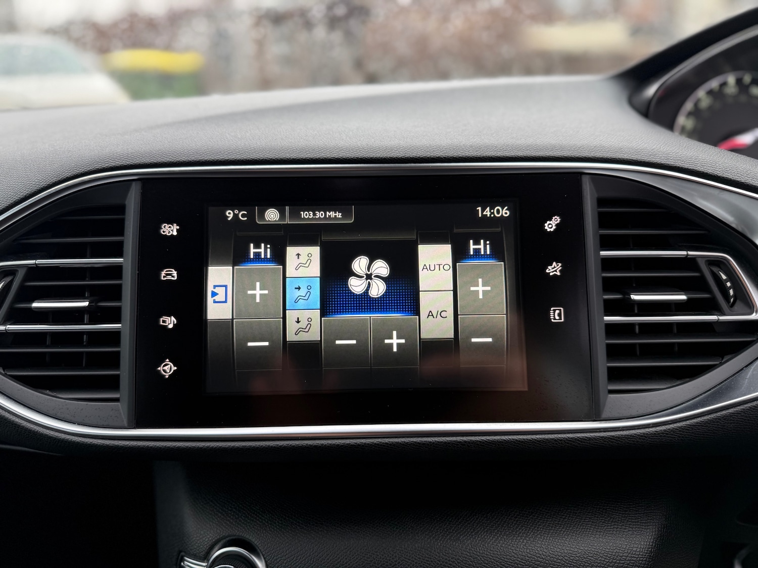 Used Peugeot 308 2014 for sale - 77476581: Photo 41