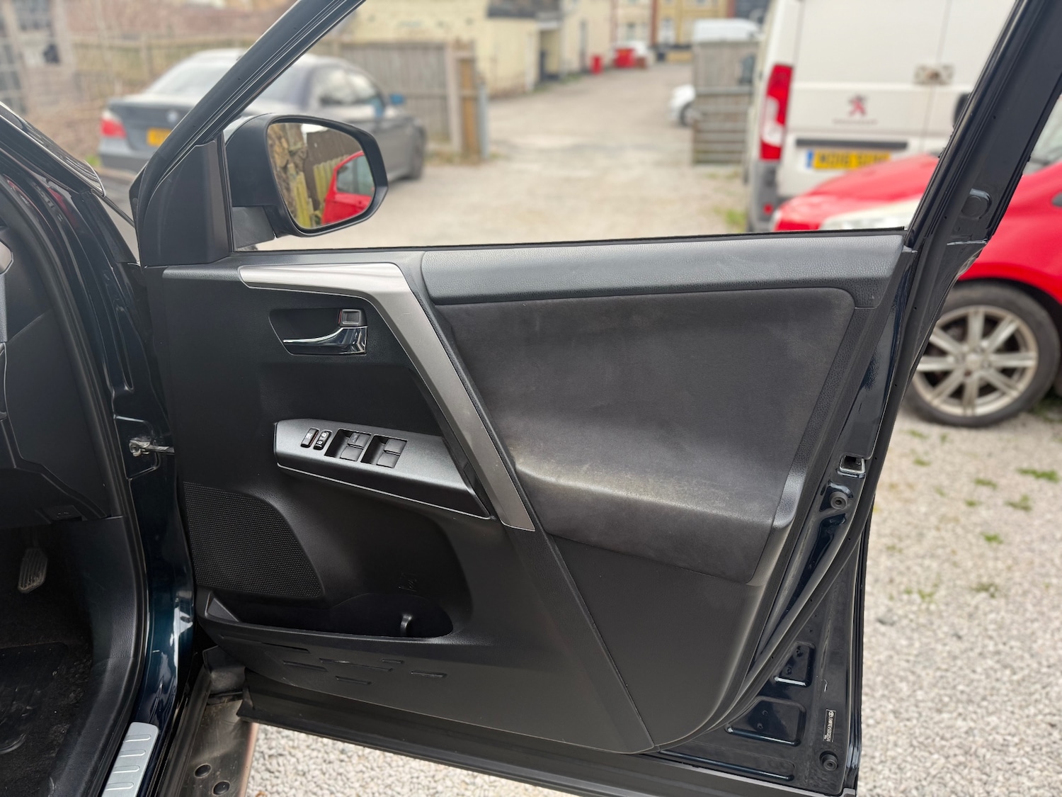 Used Toyota RAV4 2016 for sale - 78014622: Photo 44