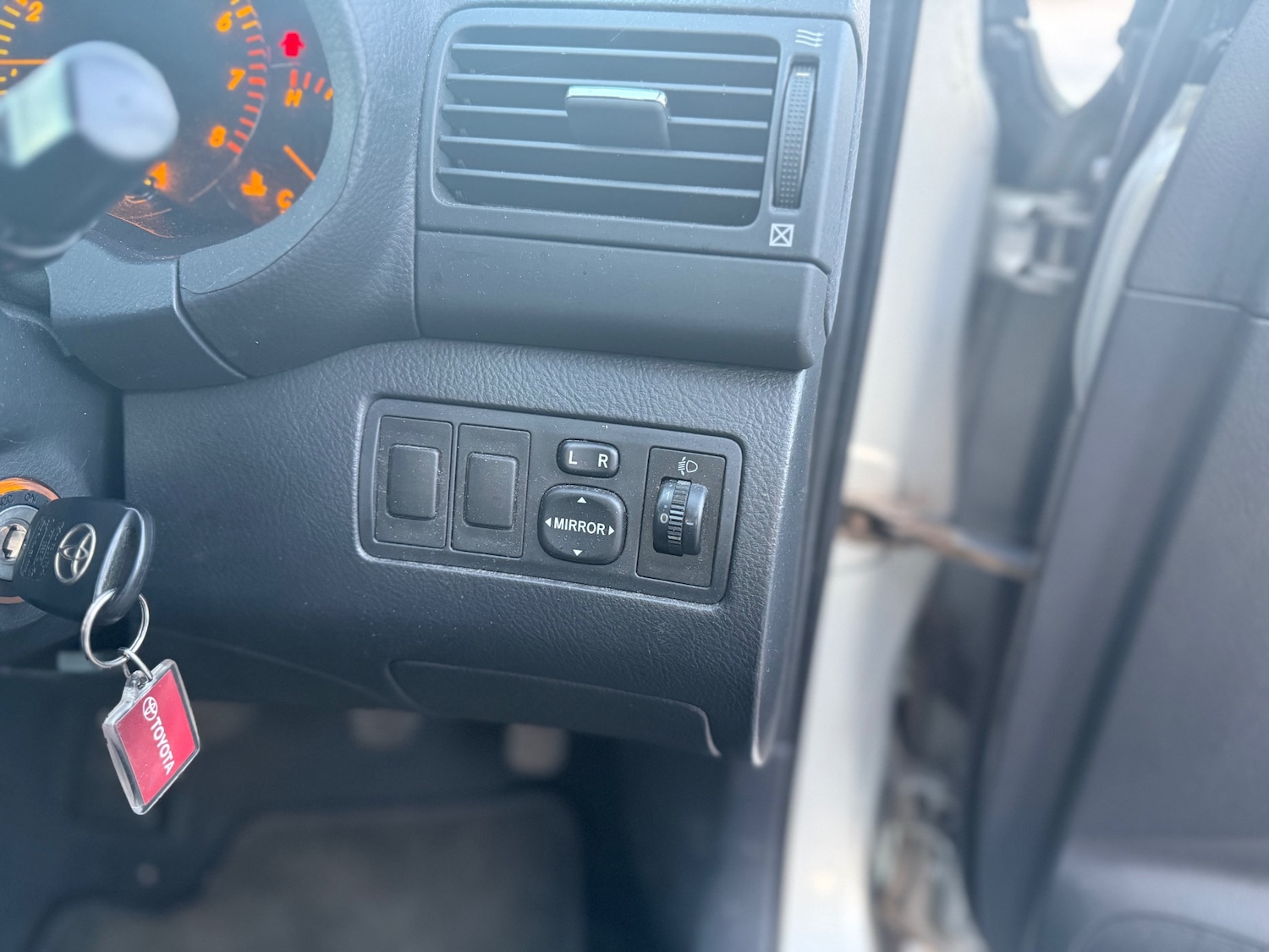 Used Toyota Avensis 2003 for sale - 77067455: Photo 37