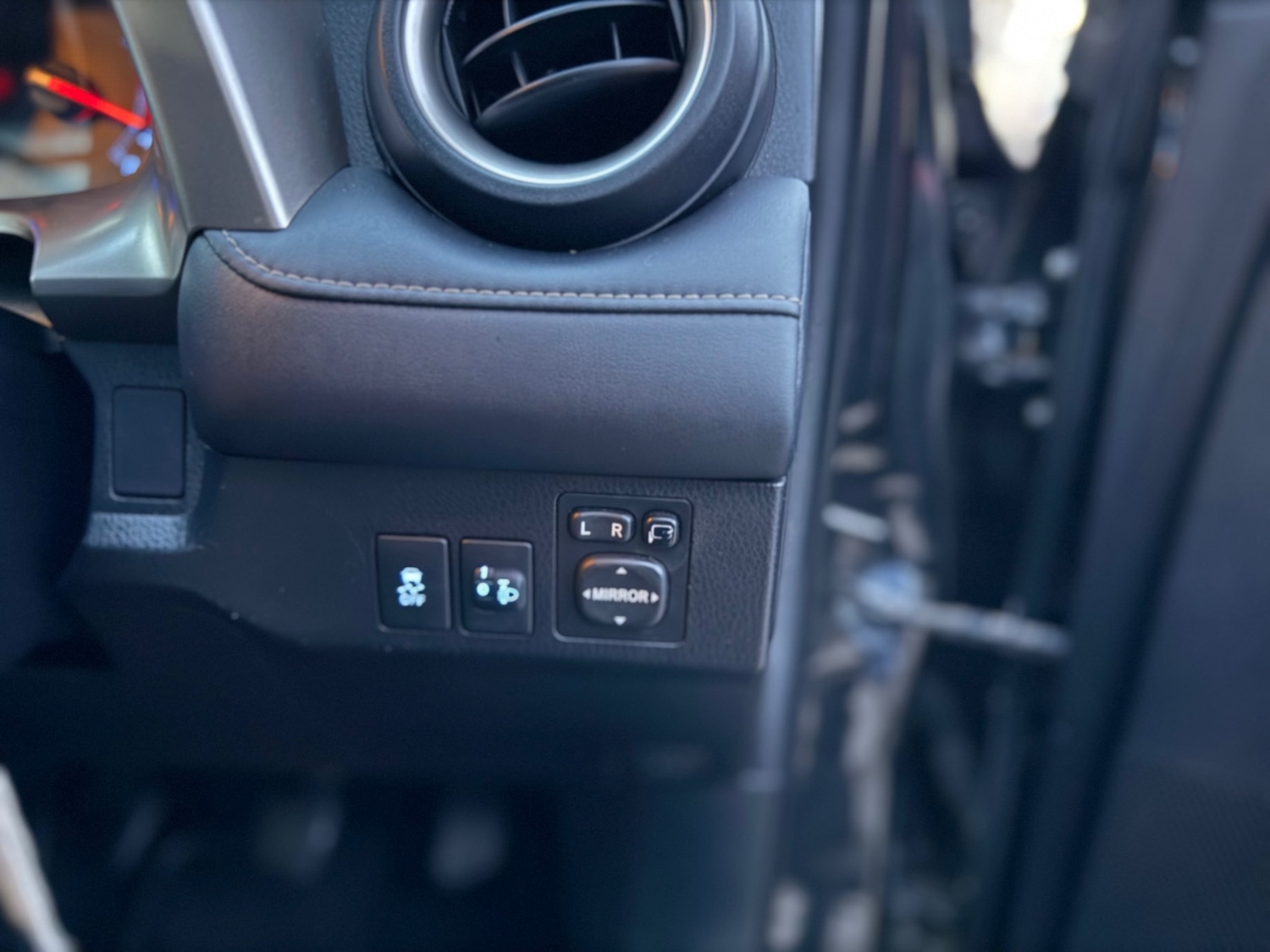 Used Toyota RAV4 2013 for sale - 77128618: Photo 33