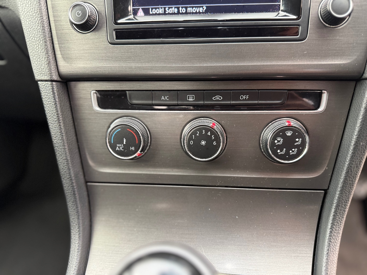 Used Volkswagen Golf 2013 for sale - 77128602: Photo 35