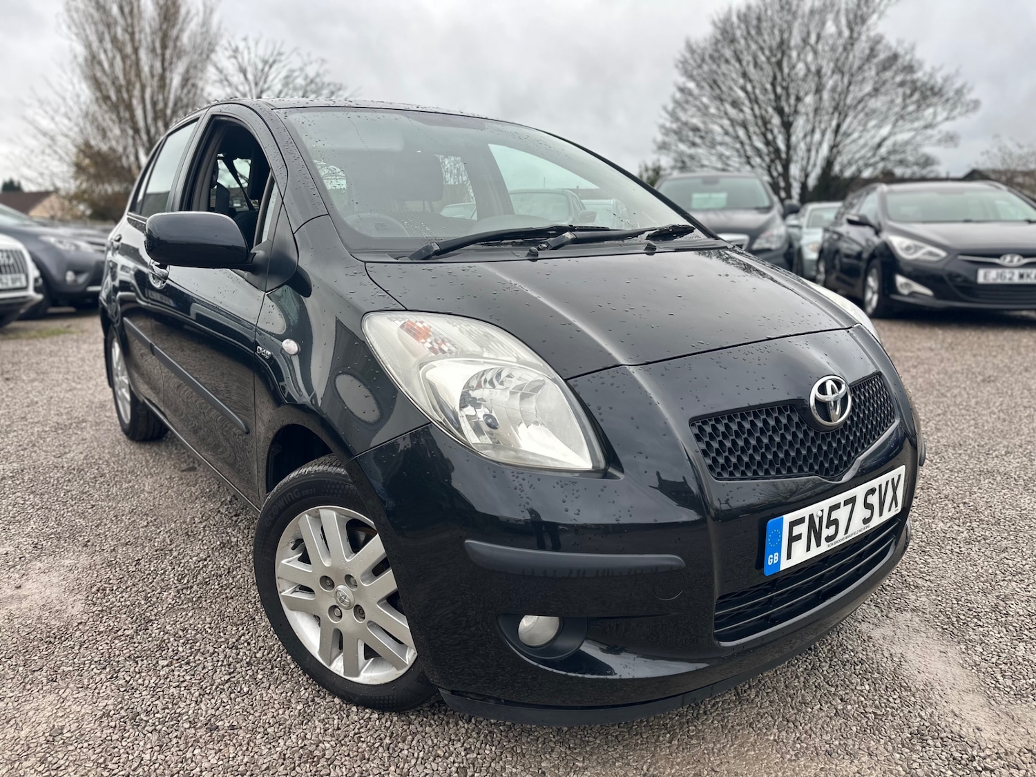 Used Toyota Yaris 2007 for sale - 76723730: Photo 2