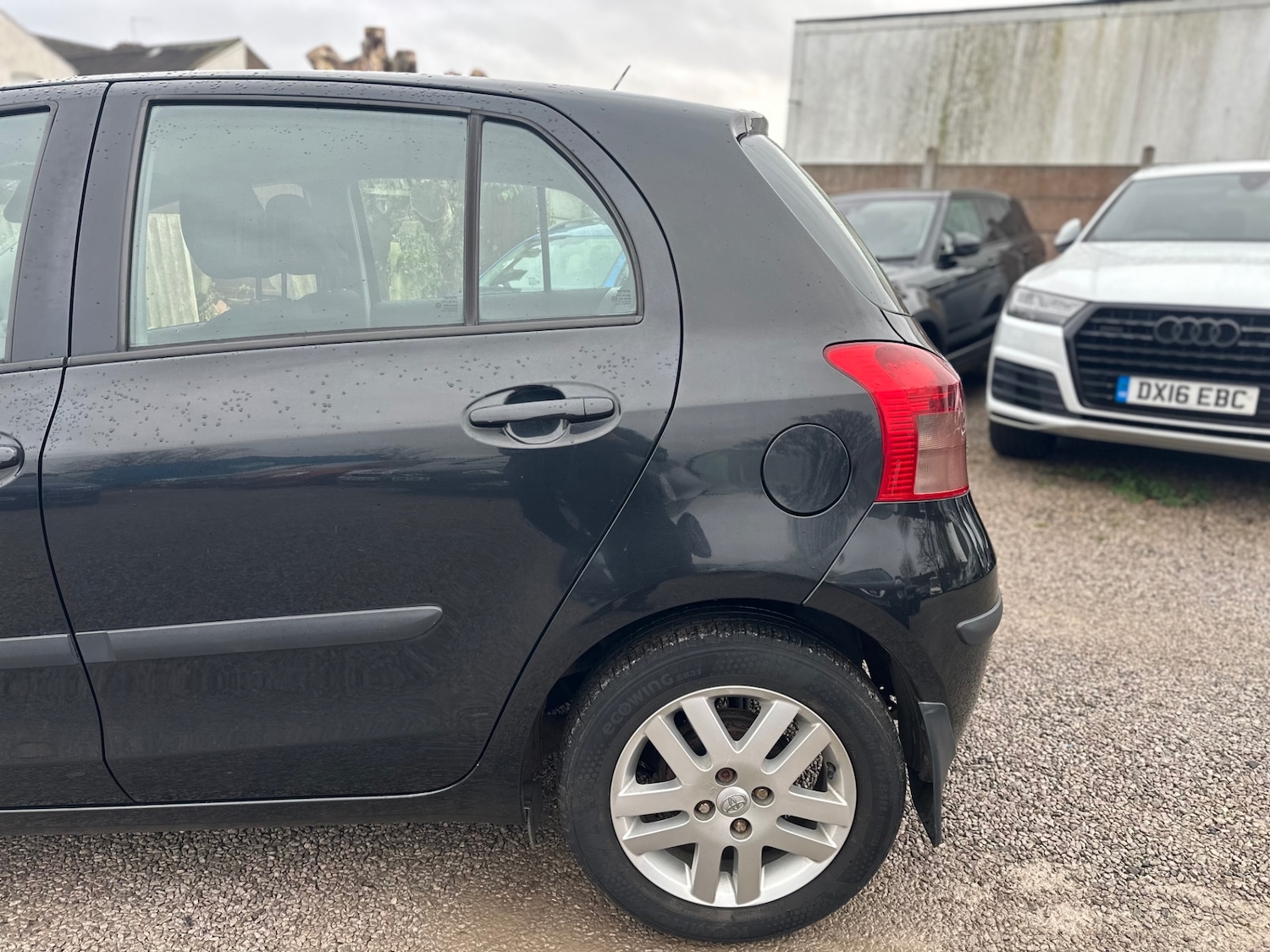 Used Toyota Yaris 2007 for sale - 76723730: Photo 25