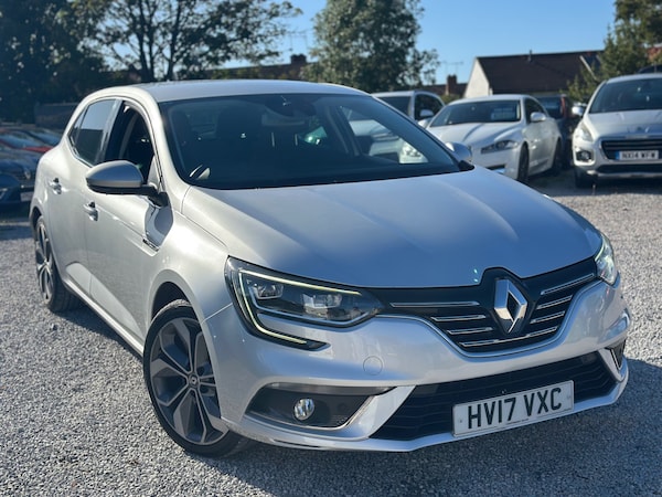 Used Renault Megane 2017 for sale - 76194244: Photo 2