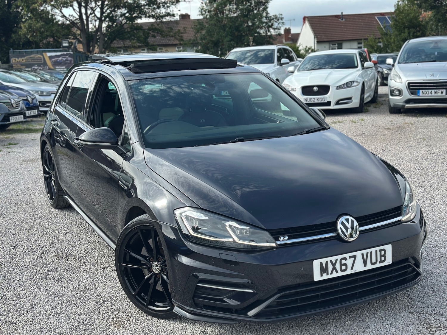 Used Volkswagen Golf 2017 for sale - 76017030: Photo 2