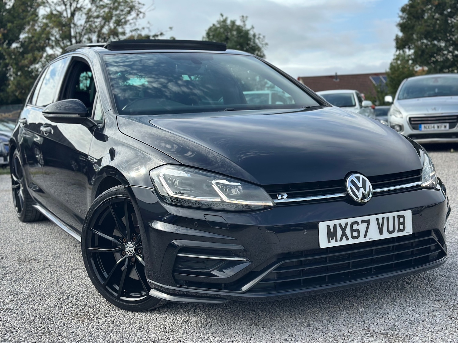 Used Volkswagen Golf 2017 for sale - 76017030: Photo 3