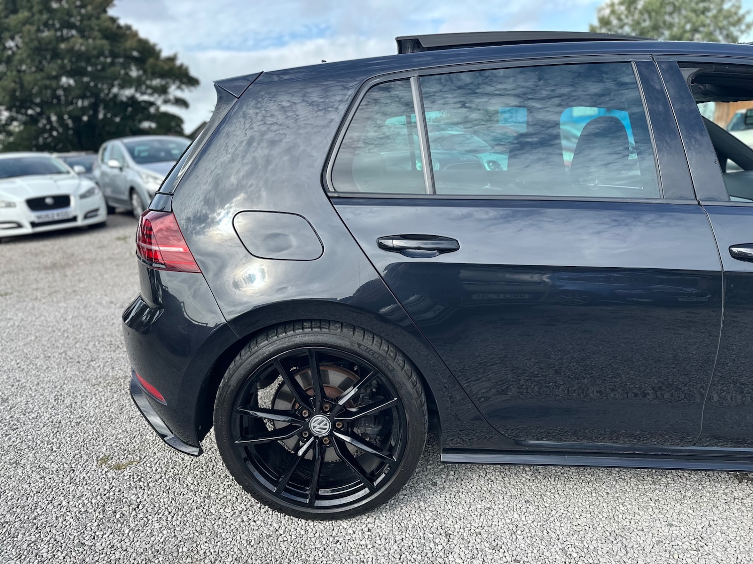 Used Volkswagen Golf 2017 for sale - 76017030: Photo 31