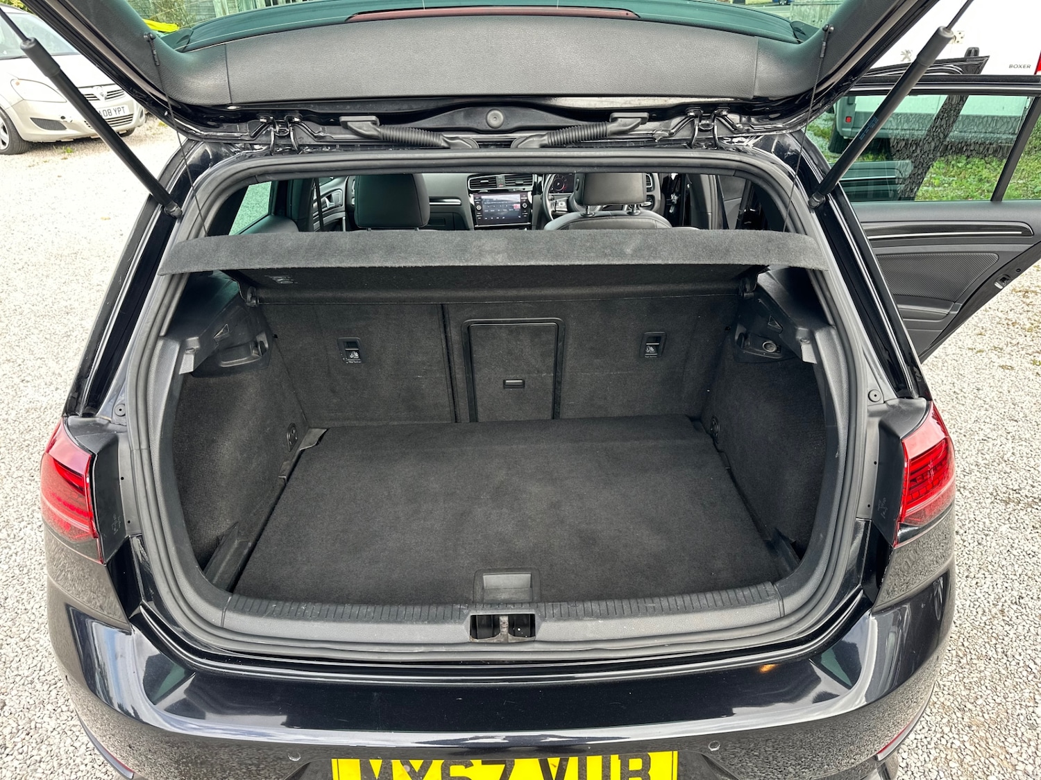 Used Volkswagen Golf 2017 for sale - 76017030: Photo 47