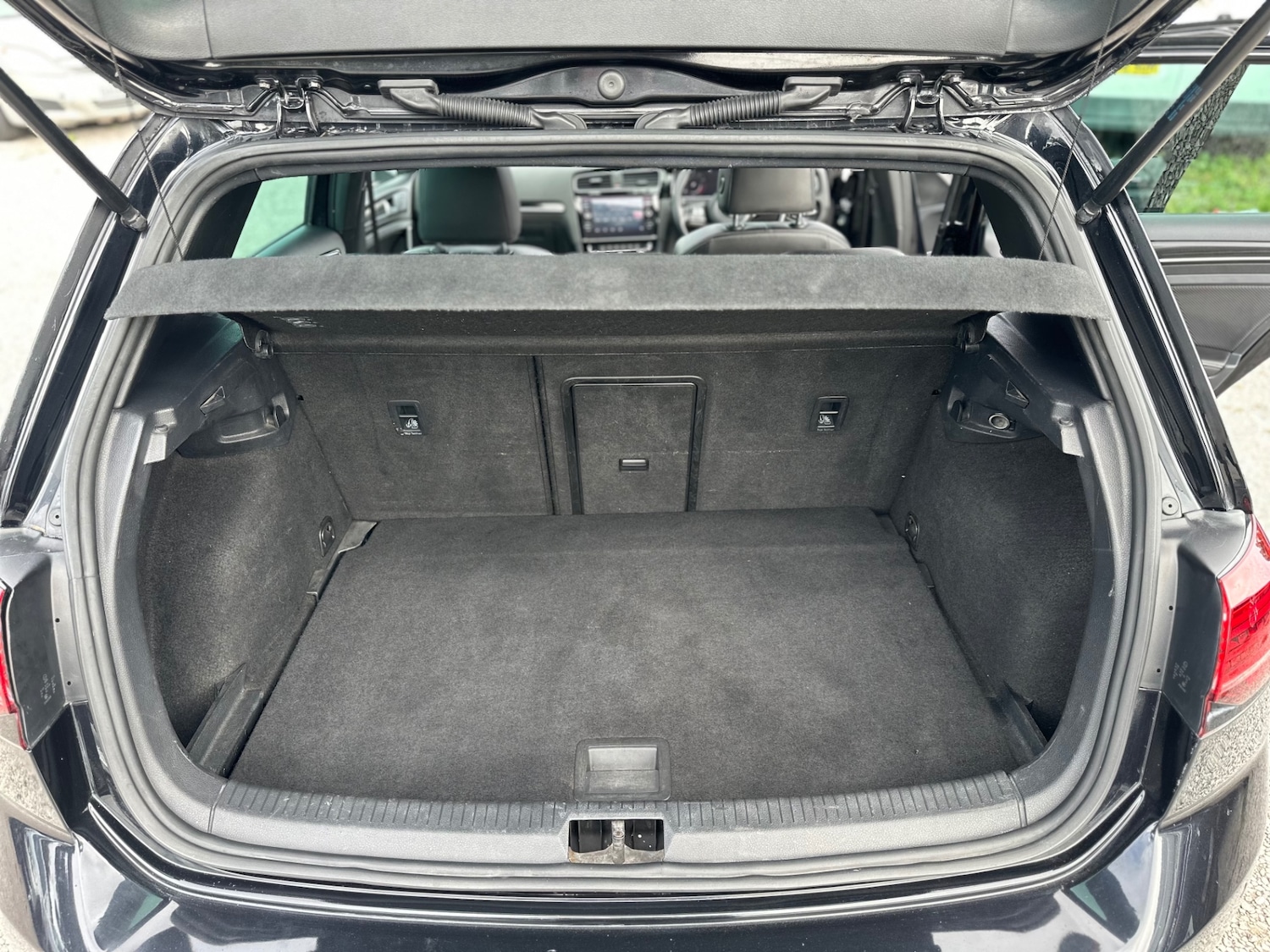 Used Volkswagen Golf 2017 for sale - 76017030: Photo 51