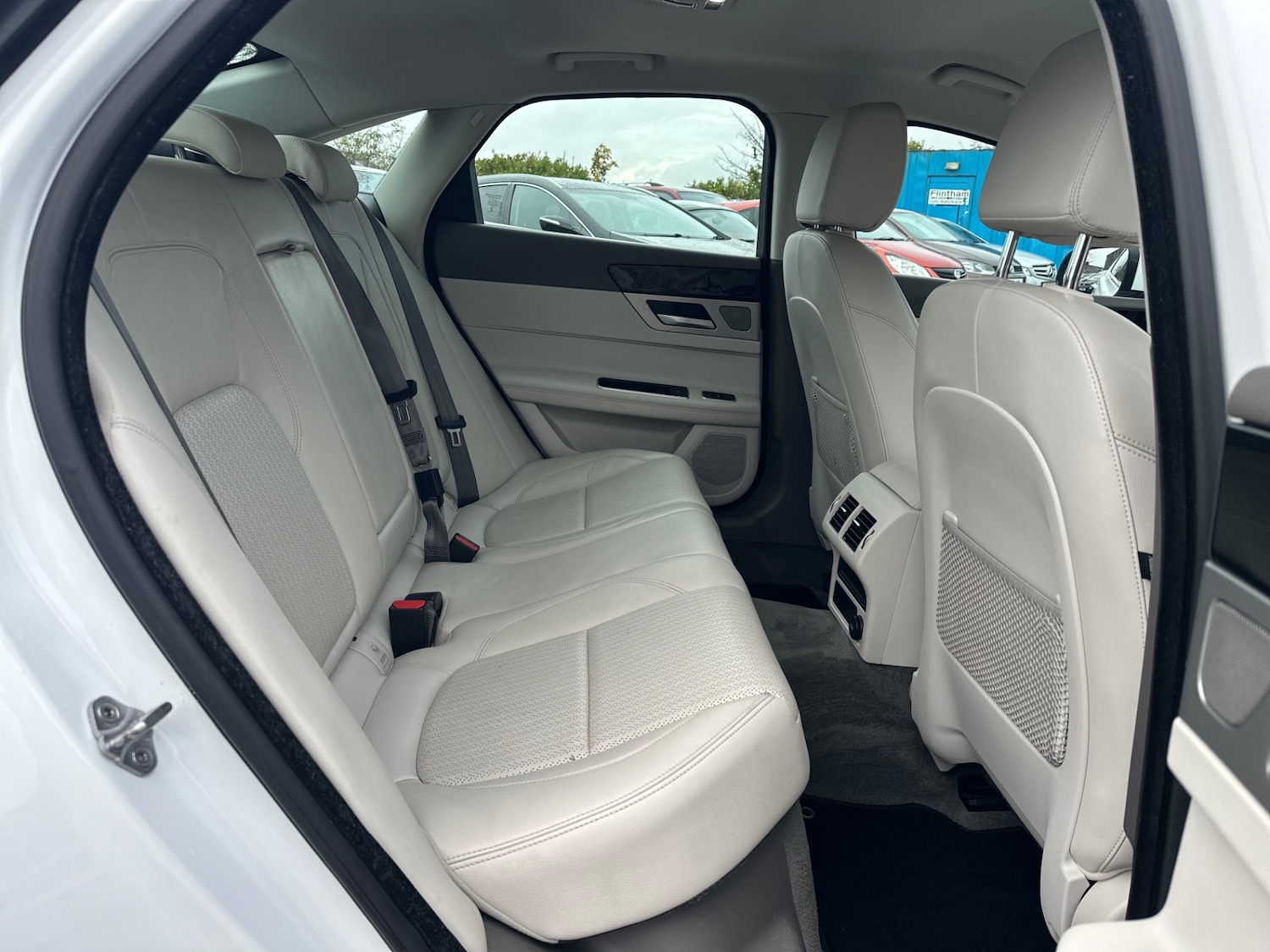 Used Jaguar XF 2016 for sale - 76533652: Photo 13