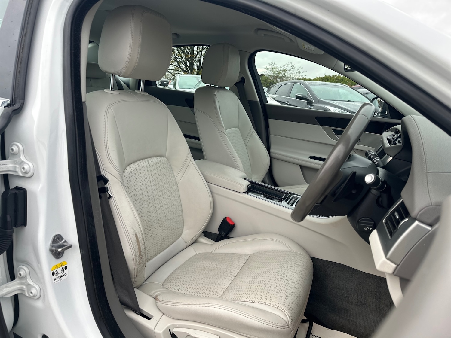 Used Jaguar XF 2016 for sale - 76533652: Photo 15