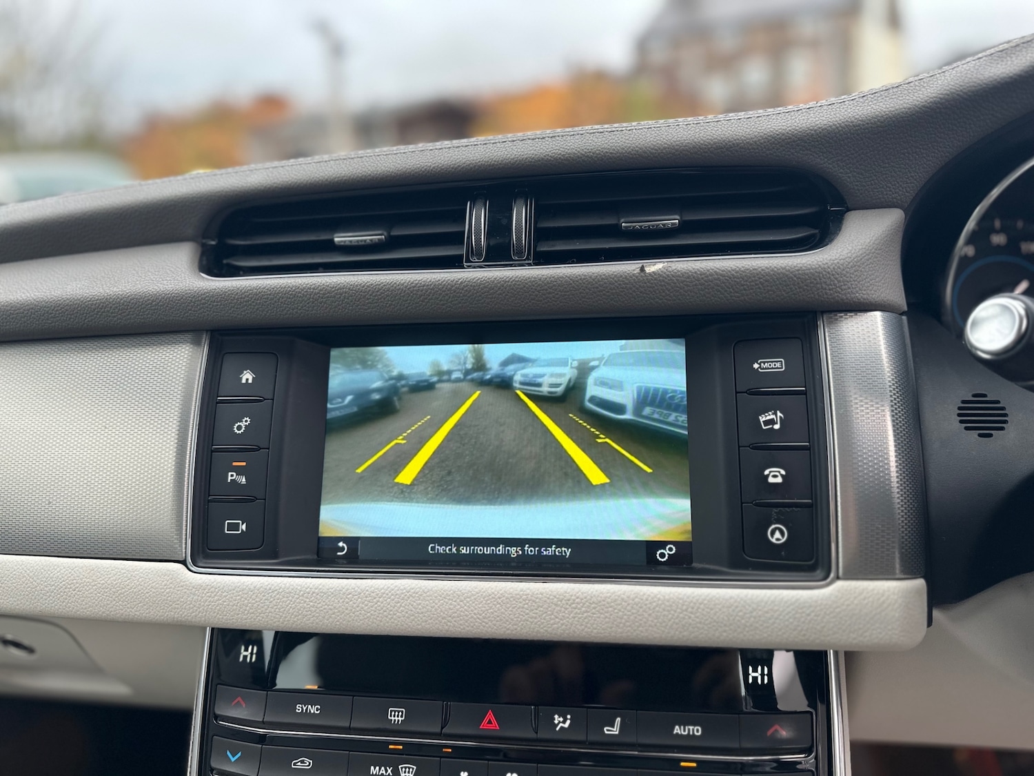 Used Jaguar XF 2016 for sale - 76533652: Photo 58