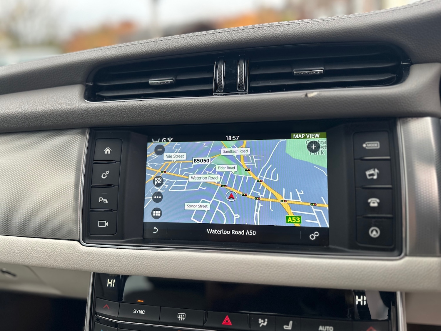 Used Jaguar XF 2016 for sale - 76533652: Photo 60