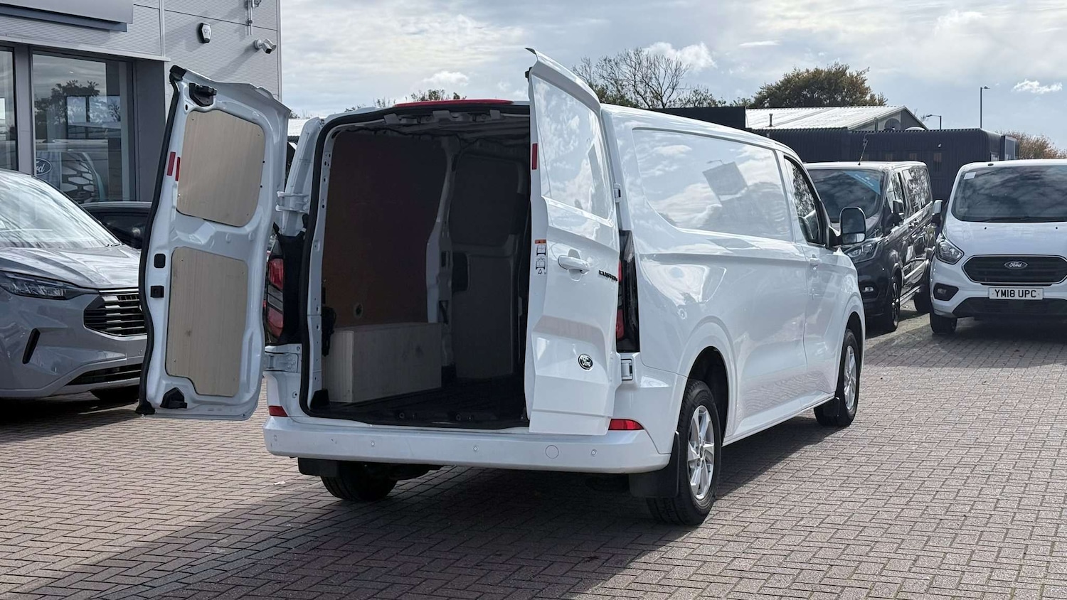 Used Ford Transit Custom 2024 for sale - 76329215: Photo 11