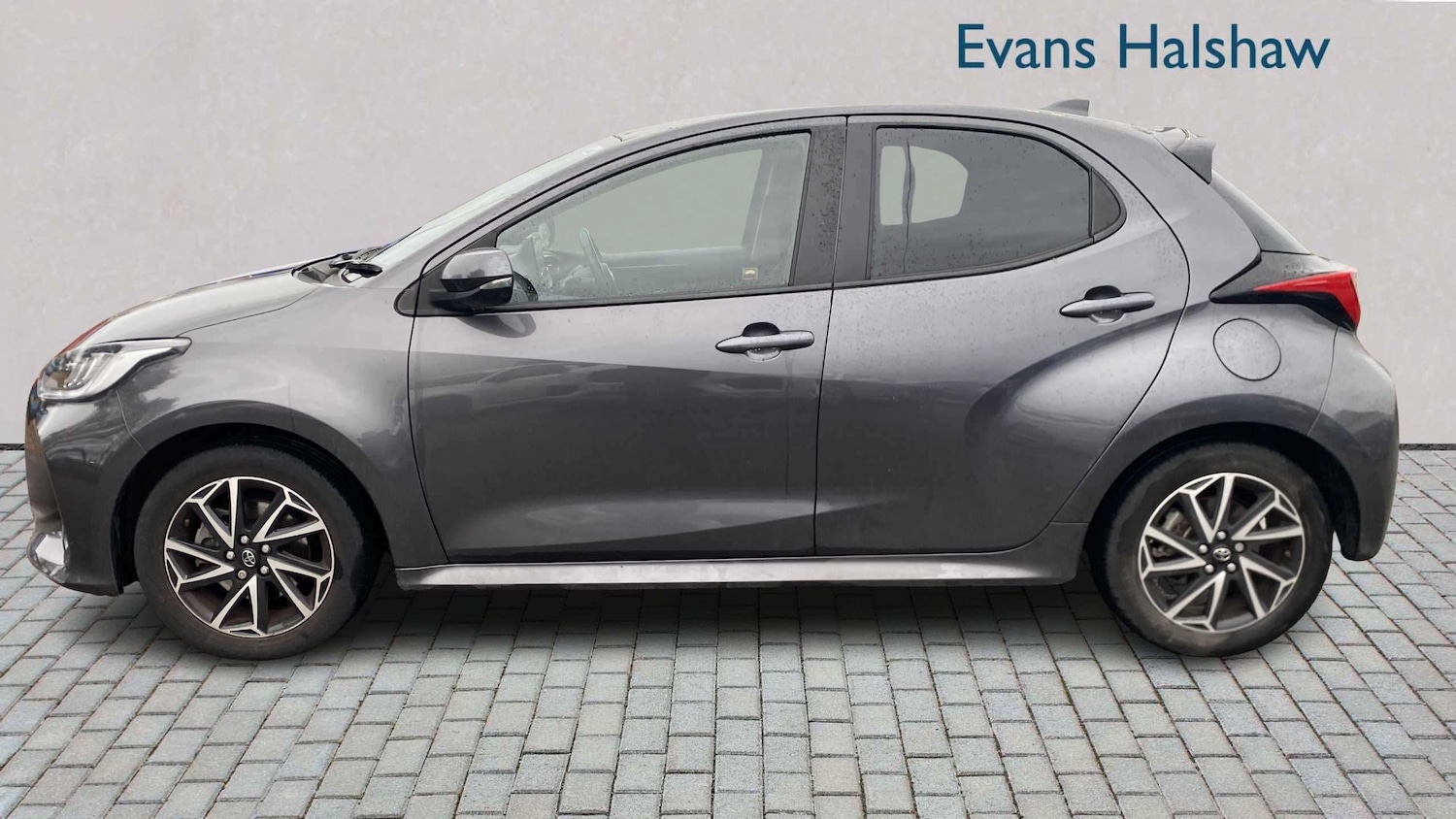 Used Toyota Yaris 2023 for sale - 77648920: Photo 5