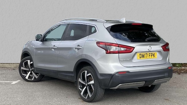 Used Nissan Qashqai 2017 for sale - 76249053: Photo 2