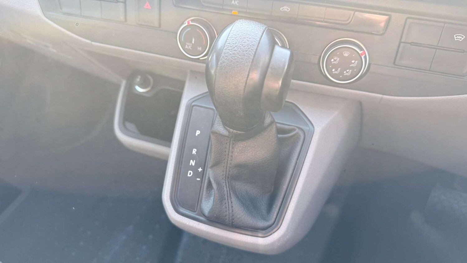 Used Volkswagen Transporter 2023 for sale - 77961176: Photo 30