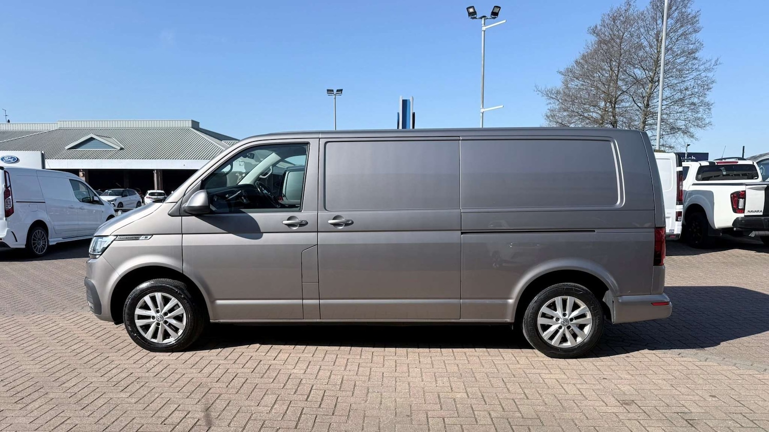 Used Volkswagen Transporter 2023 for sale - 77961176: Photo 4