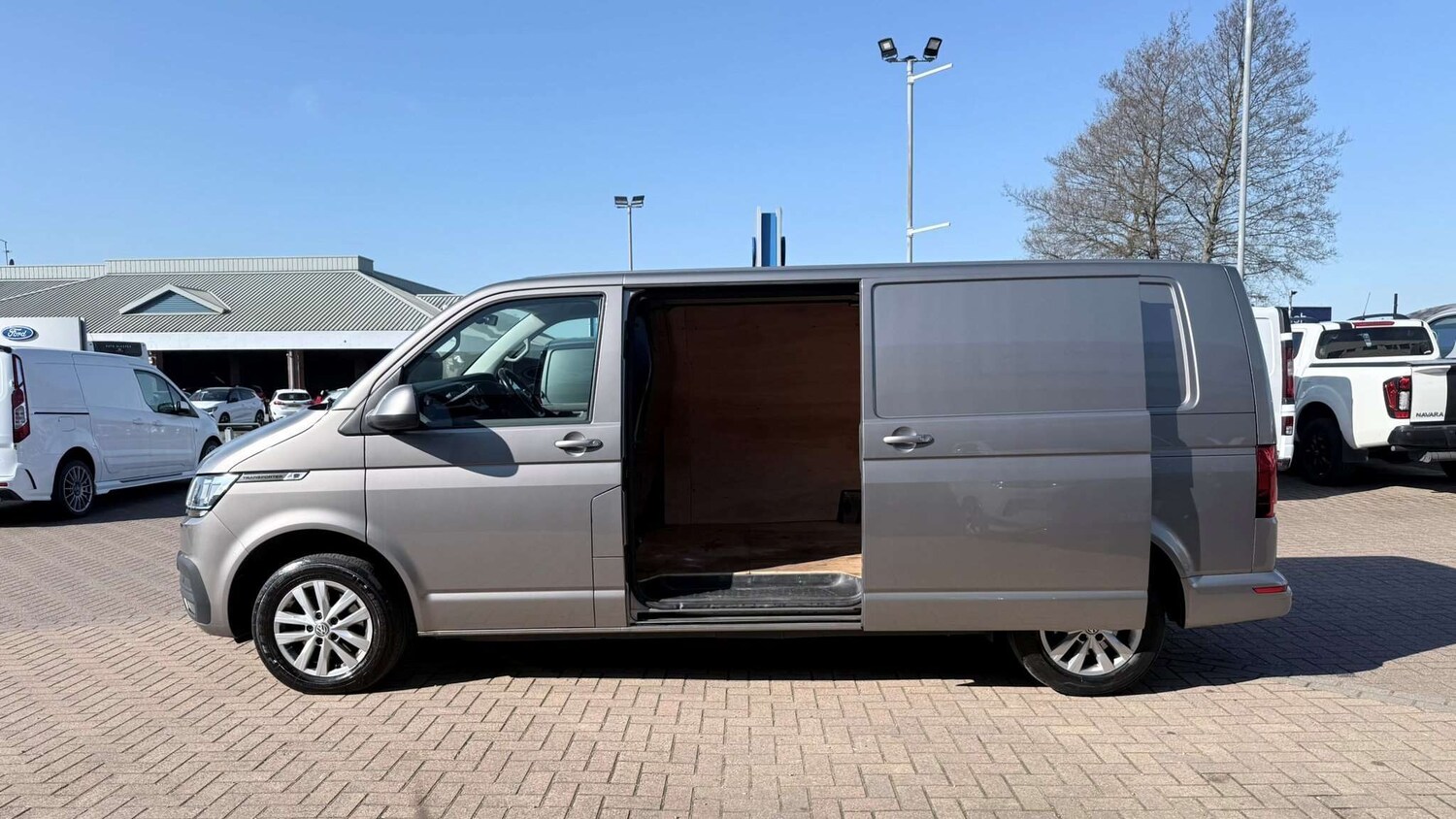 Used Volkswagen Transporter 2023 for sale - 77961176: Photo 6