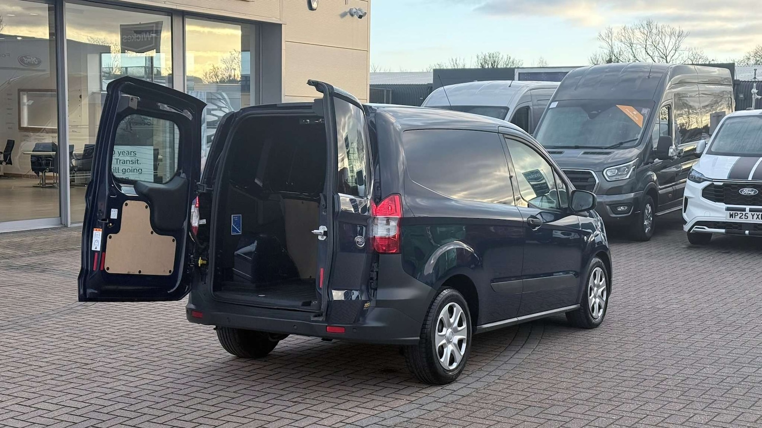 Used Ford Transit Courier 2020 for sale - 77093375: Photo 9