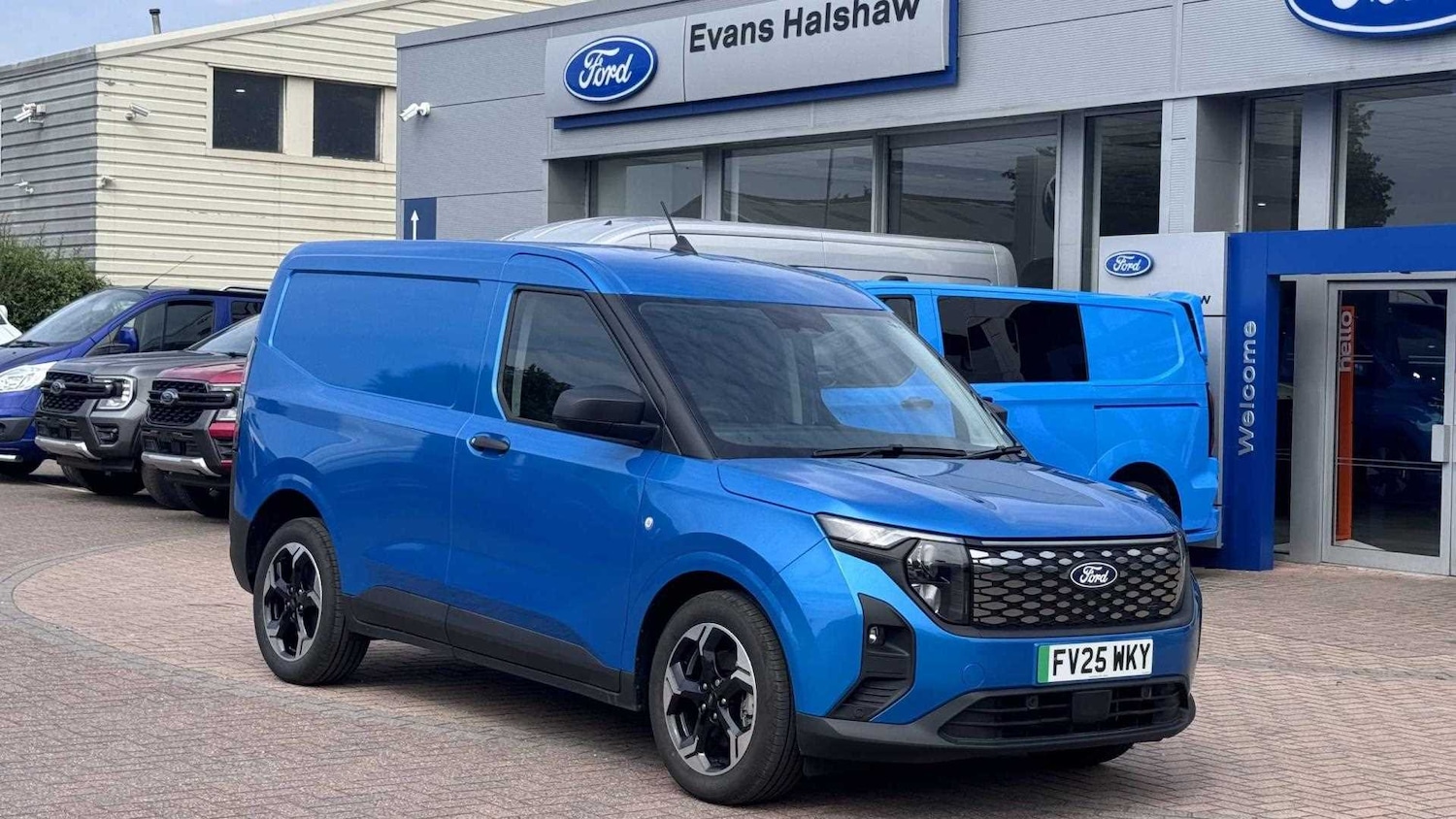 Used Ford E-Transit Courier 2025 for sale - 76272133: Photo 1