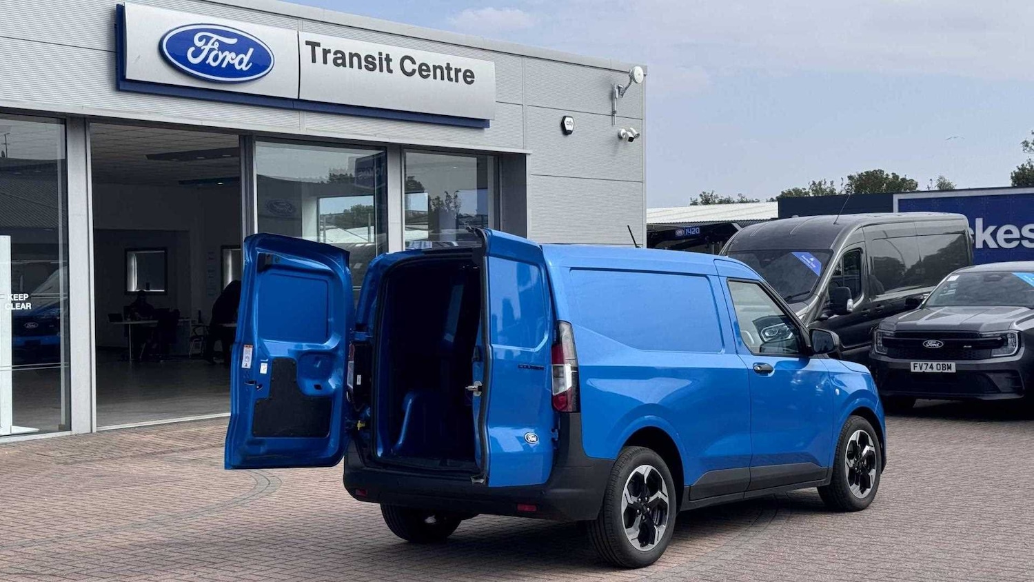 Used Ford E-Transit Courier 2025 for sale - 76272133: Photo 10