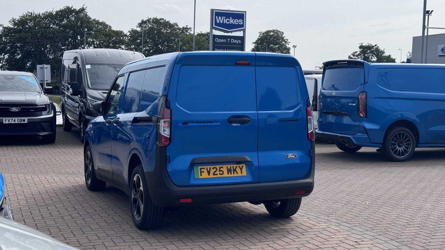 Used Ford E-Transit Courier 2025 for sale - 76272133: Photo 6