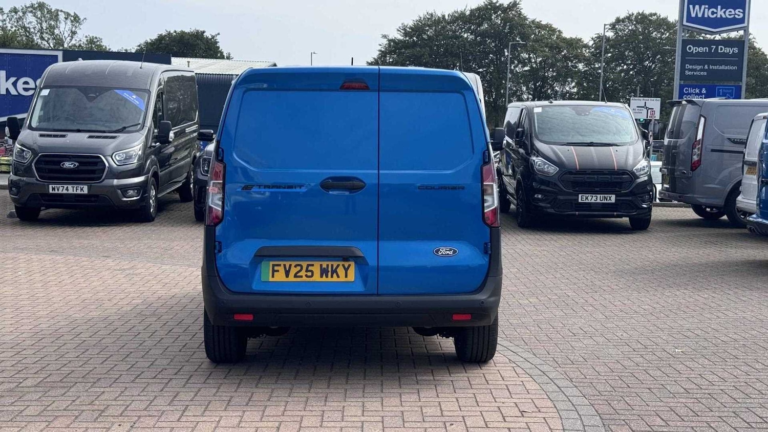 Used Ford E-Transit Courier 2025 for sale - 76272133: Photo 7