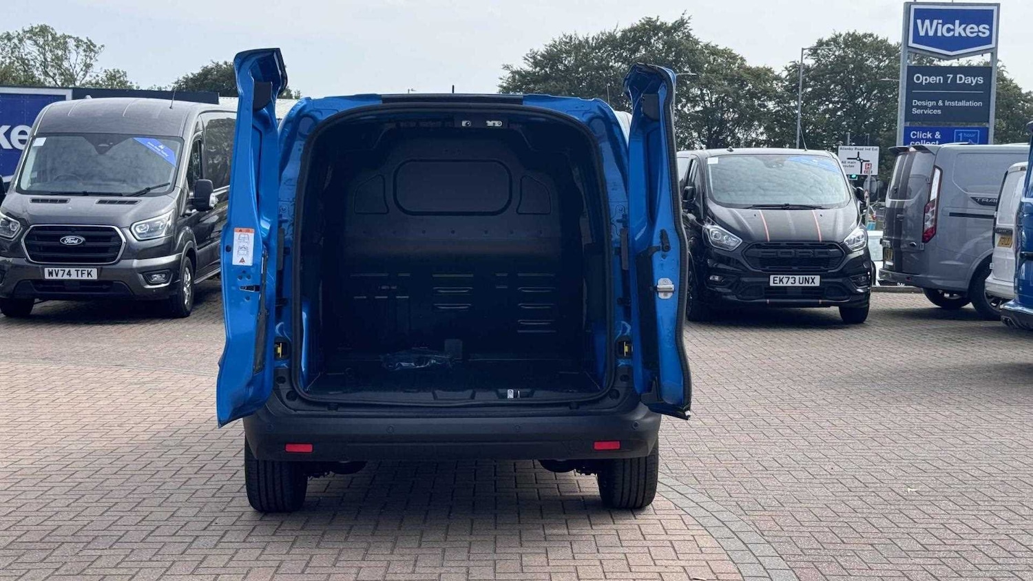 Used Ford E-Transit Courier 2025 for sale - 76272133: Photo 9