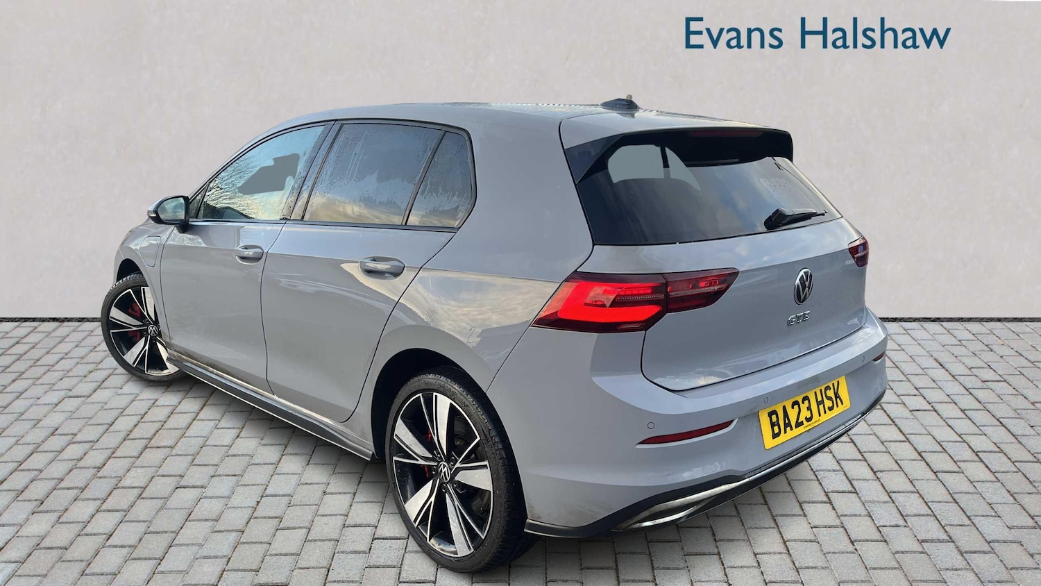 Used Volkswagen Golf 2023 for sale - 77076654: Photo 2