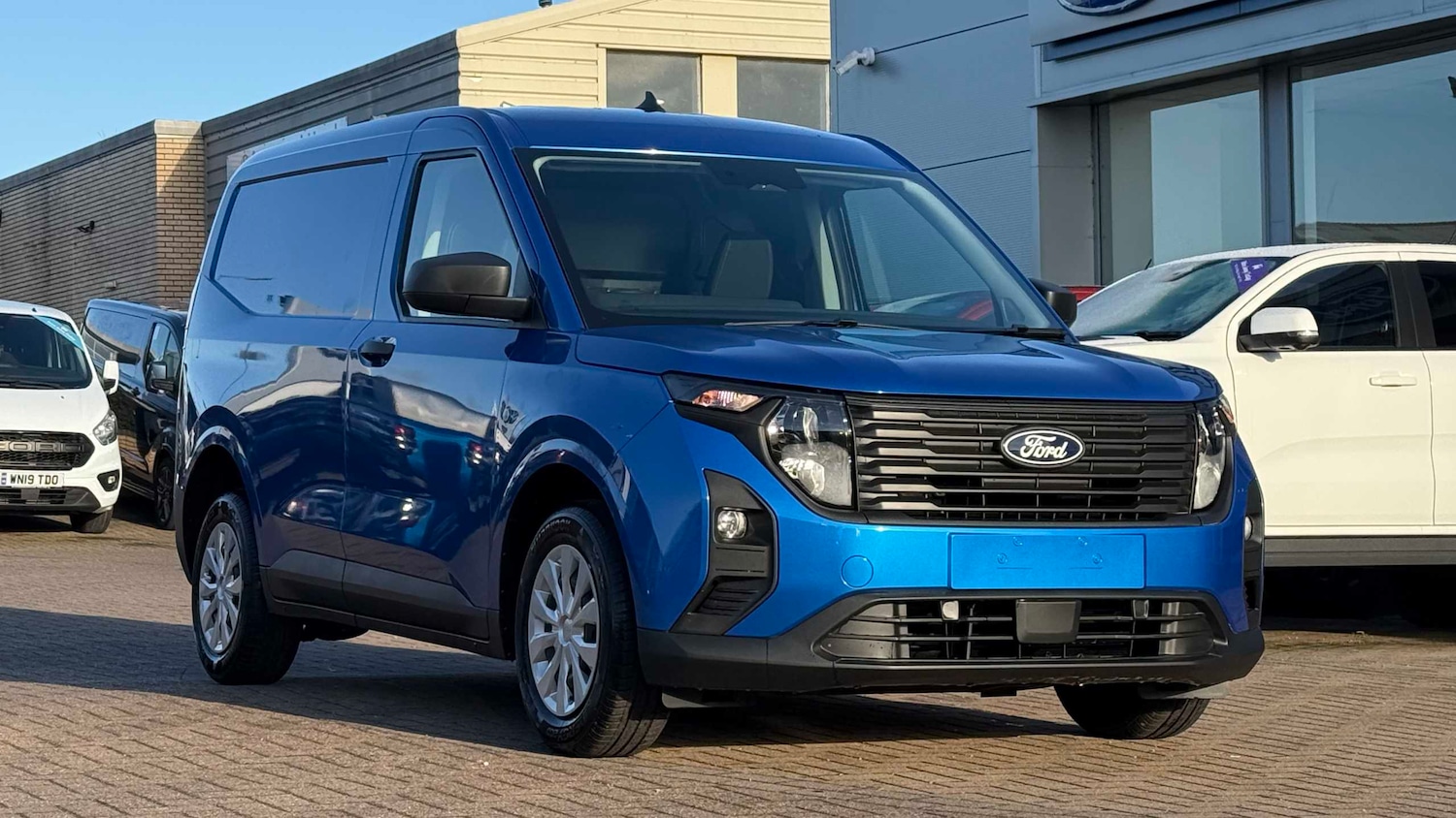 Used Ford Transit Courier for sale - 76842823: Photo 1