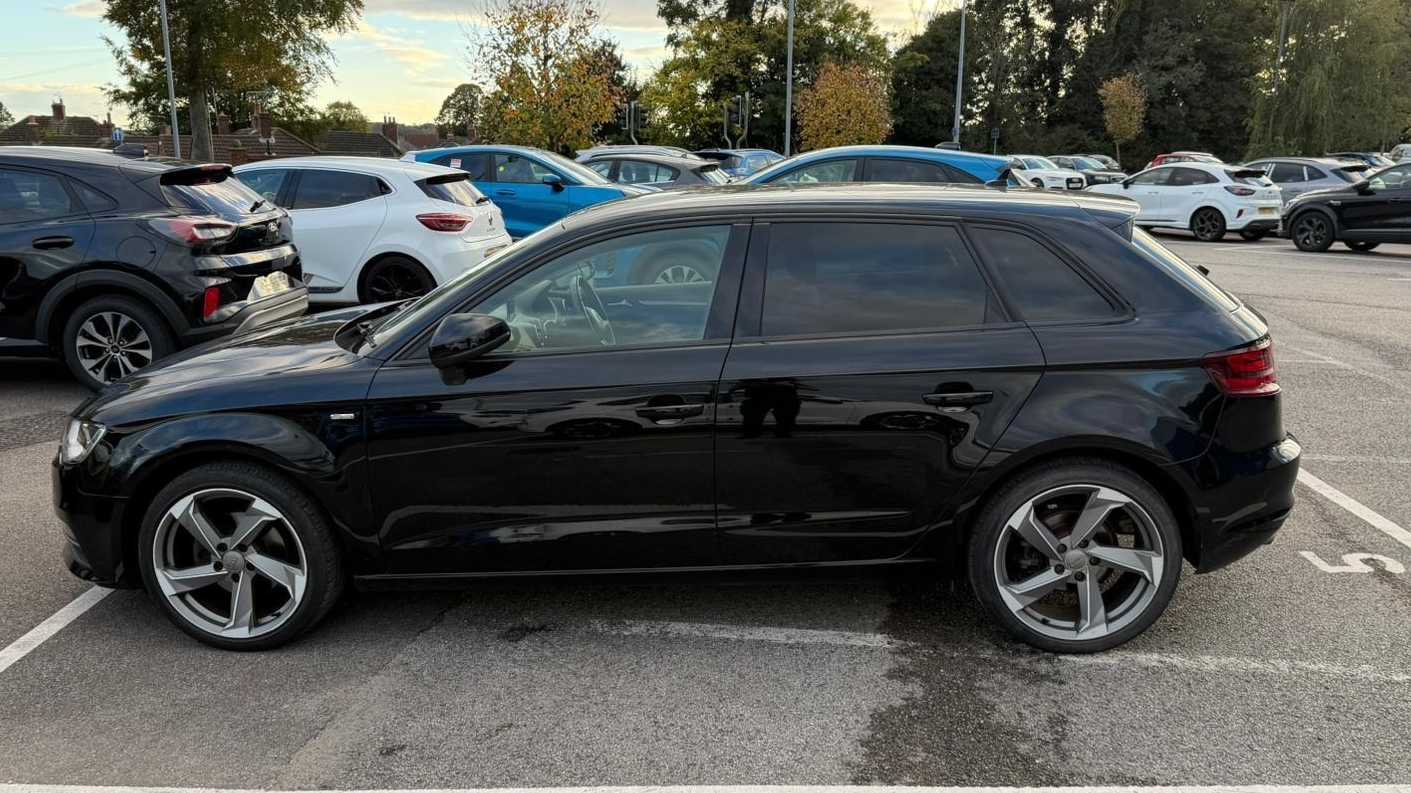 Used Audi A3 2015 for sale - 76401437: Photo 4