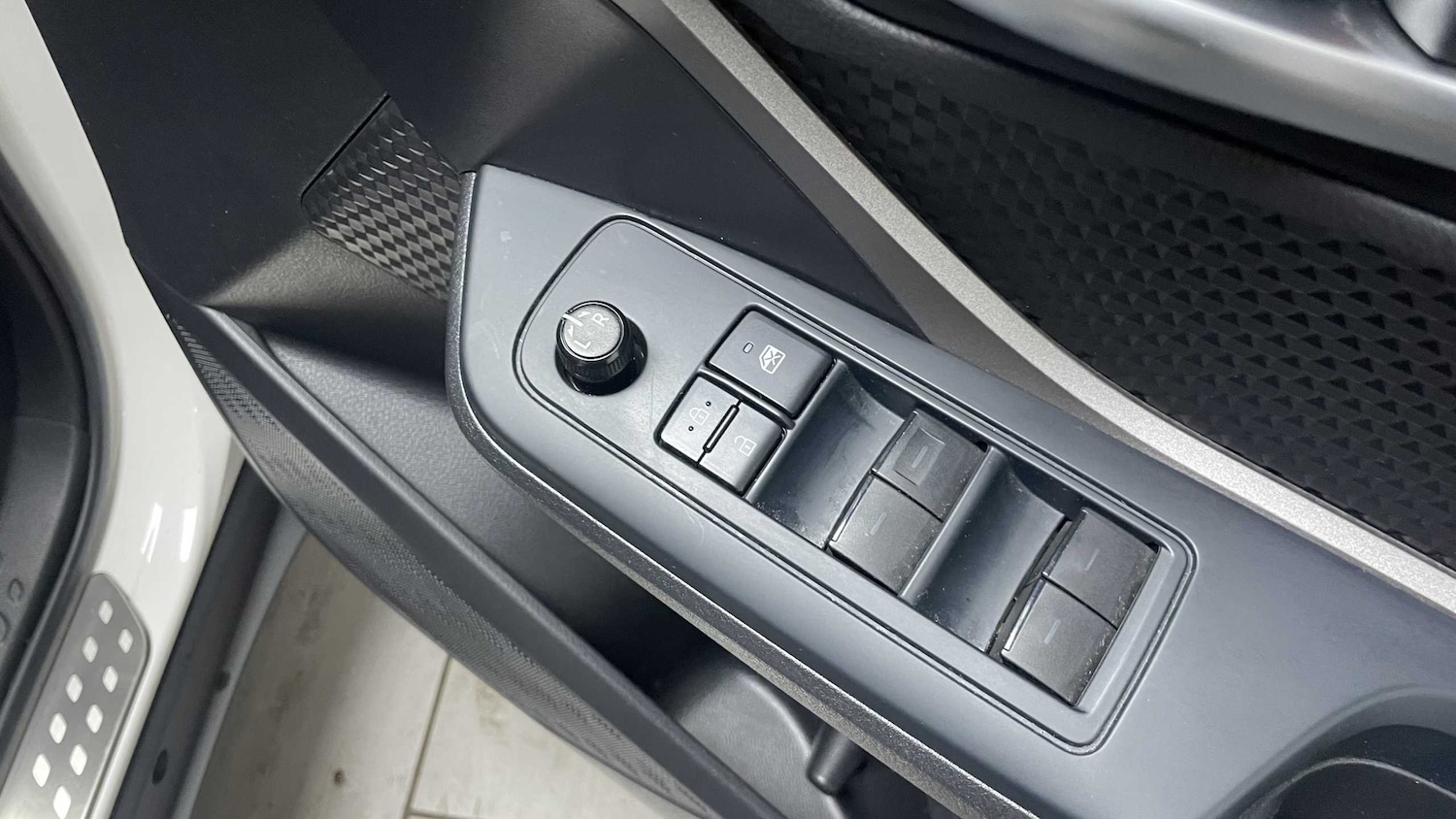 Used Toyota C-HR 2022 for sale - 75917949: Photo 14