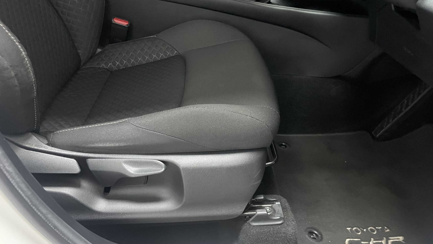 Used Toyota C-HR 2022 for sale - 75917949: Photo 15