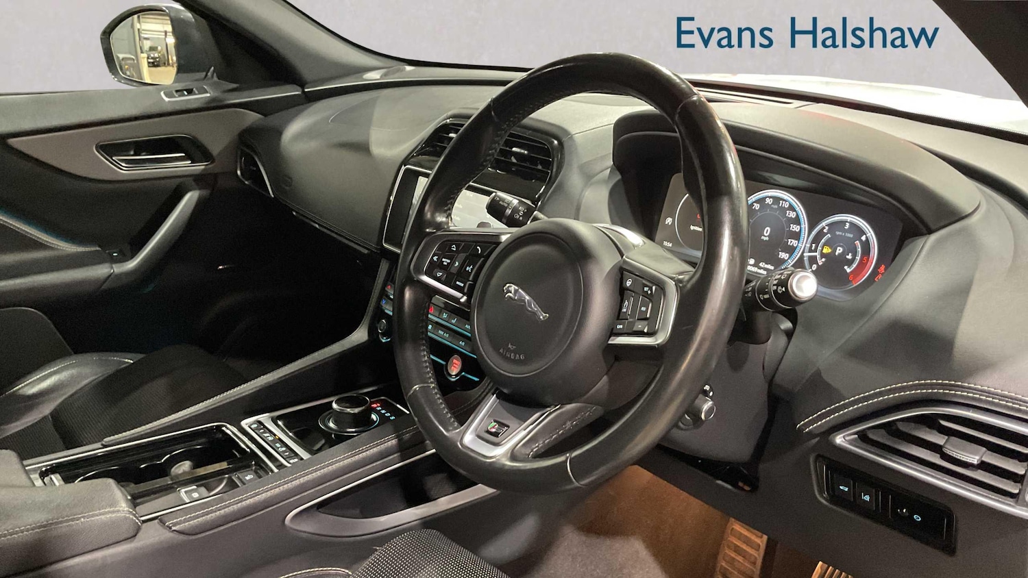 Used Jaguar F-Pace 2017 for sale - 77397788: Photo 9