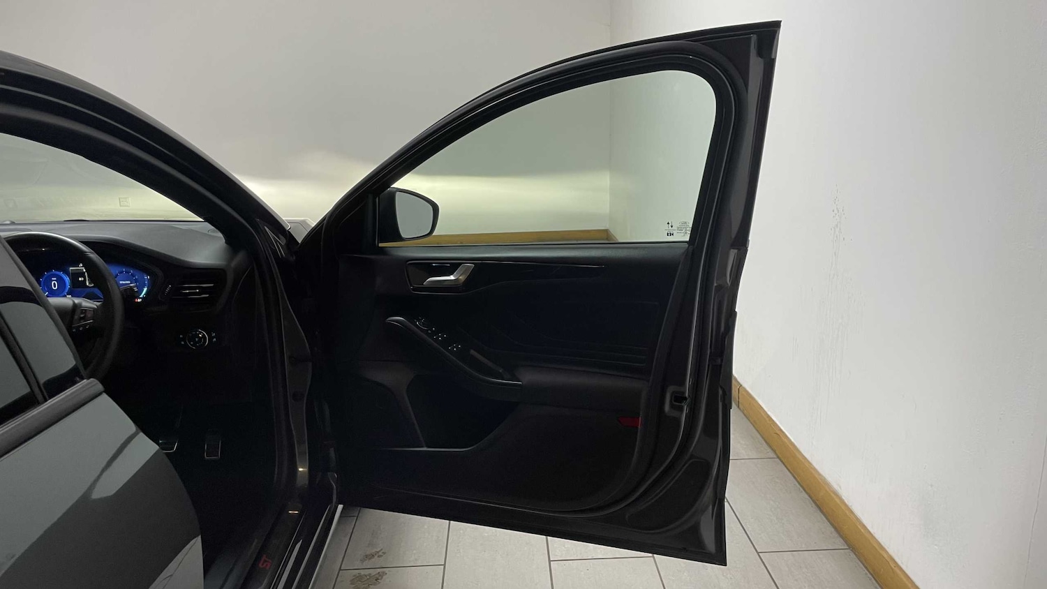 Used Ford Focus 2023 for sale - 76447587: Photo 13